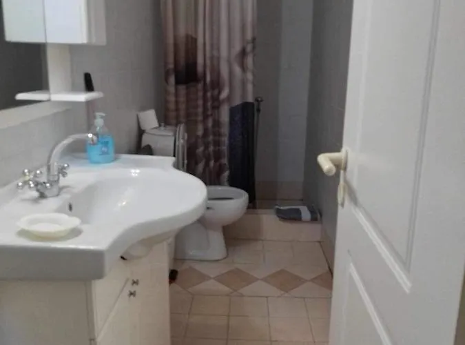 Kali's Place * Karavomylos